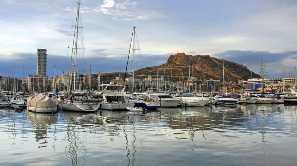 Elegance Apartment Alicante Bagian luar foto